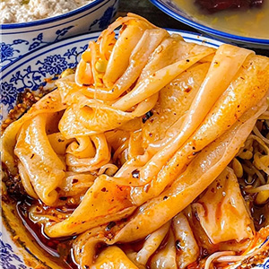 汉中米皮陕西凉皮真空热面皮香辣口味陕西特产速食早餐美食热米皮